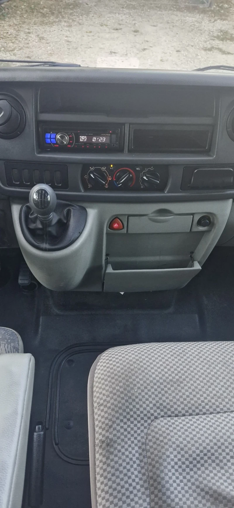 Renault Master 2.5 DCi120 114к.с. Климатик, 9 Места , снимка 16 - Бусове и автобуси - 47452873