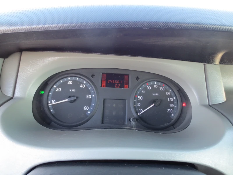 Renault Trafic 2.0 DCI* 6 MECTA* , снимка 15 - Бусове и автобуси - 52613650