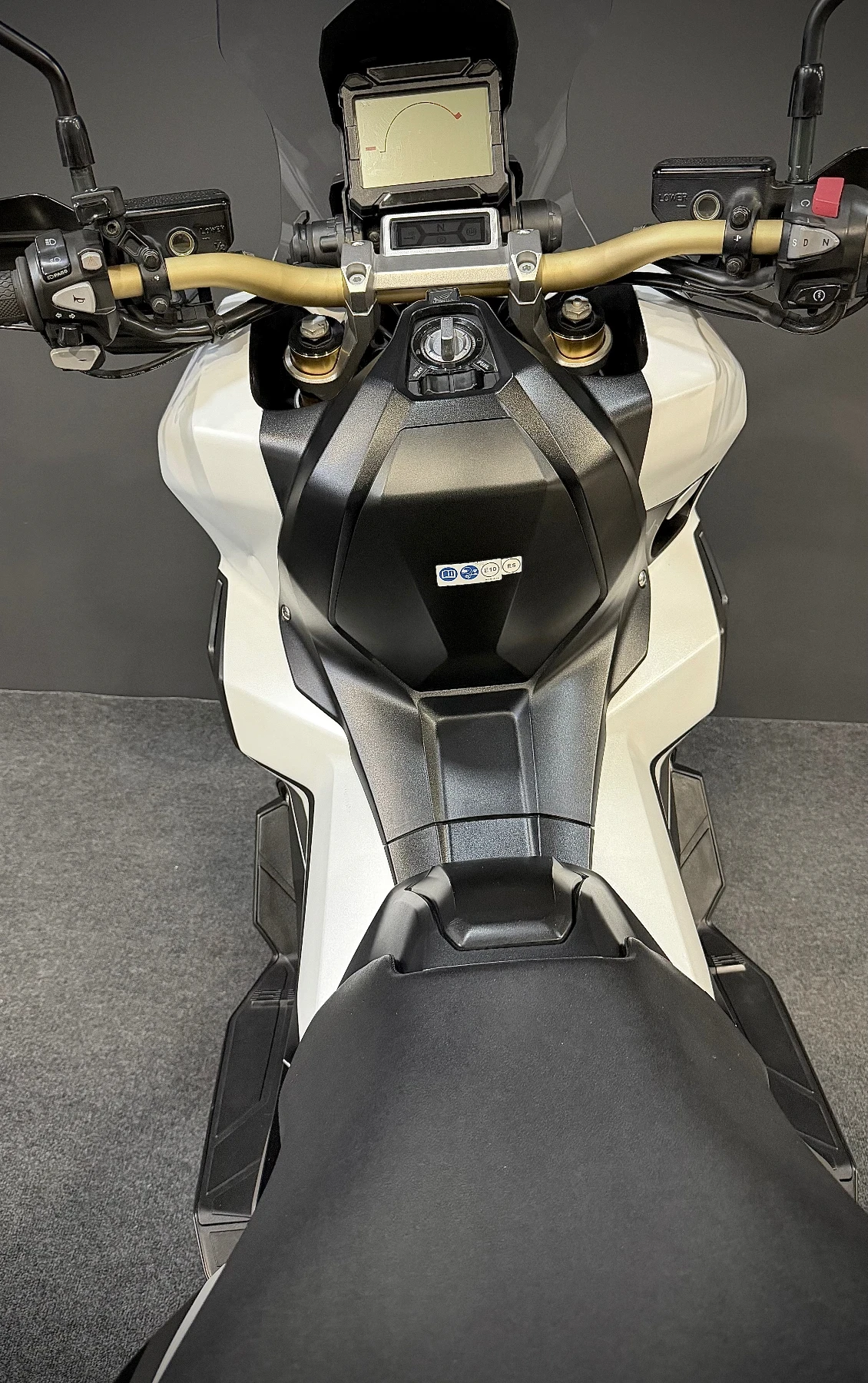 Honda X-ADV 750 | ABS | HSTC | Keyless | 25, 000км , снимка 9 - Мотоциклети и мототехника - 55414321
