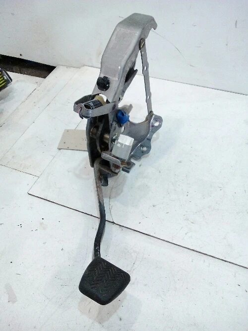 Педал спирачка Тойота Рав4 2.2 D-cat