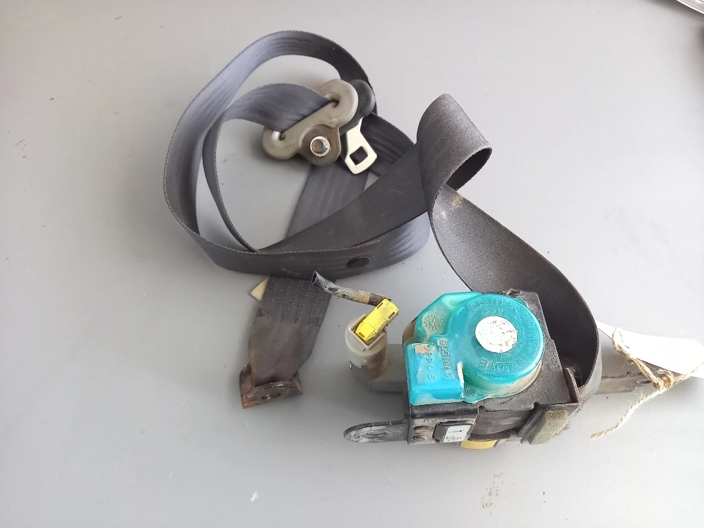 Колан преден ляв Мазда Примаси 