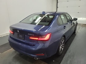 BMW 330 * 12876KM * HEAD UP * PANO * БЕЗ ИНЦИДЕНТИ * , снимка 3