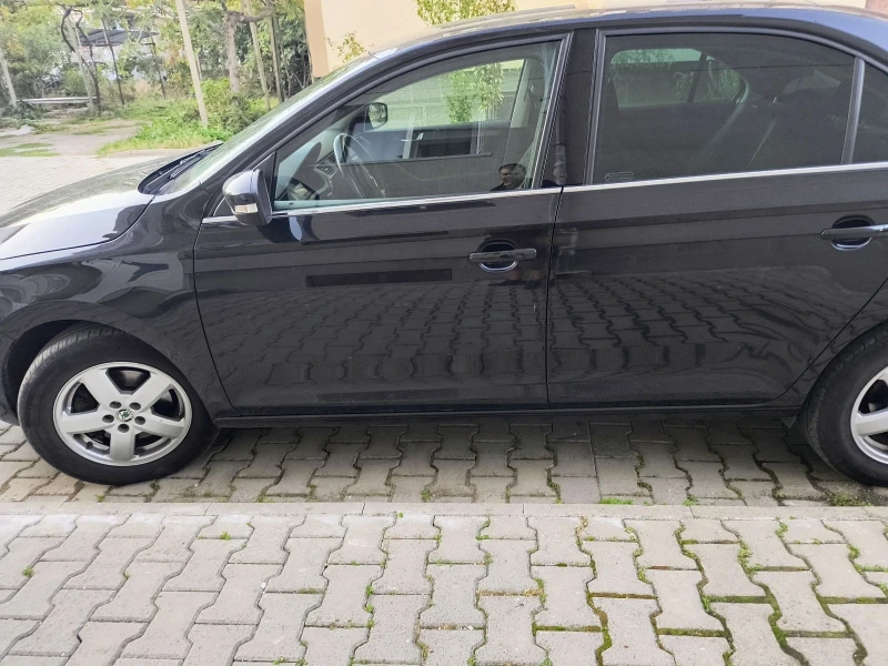 Skoda Rapid Facelift 110ks Parktronici Navi Distronik Keyless , снимка 6 - Автомобили и джипове - 47526826