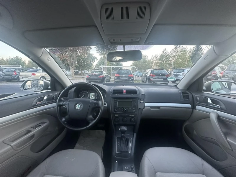 Skoda Octavia 2.0 TDI automat , снимка 6 - Автомобили и джипове - 47540265