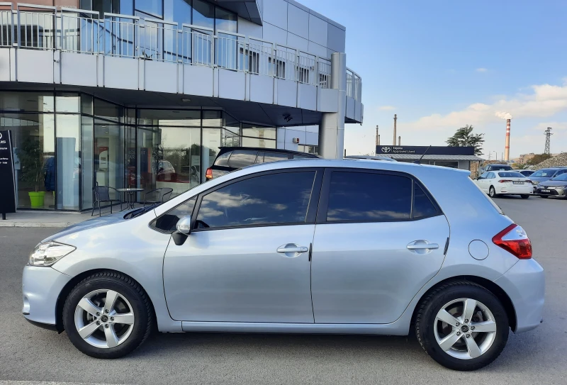 Toyota Auris 1.6 VVT-i, снимка 2 - Автомобили и джипове - 47702221