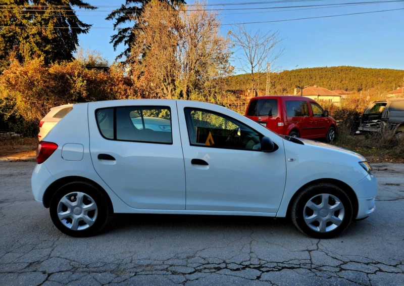 Dacia Sandero 1.5DCI NAVI, снимка 2 - Автомобили и джипове - 48070977