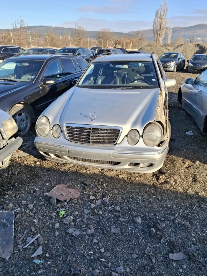 Mercedes-Benz E 320, снимка 3 - Автомобили и джипове - 48095620