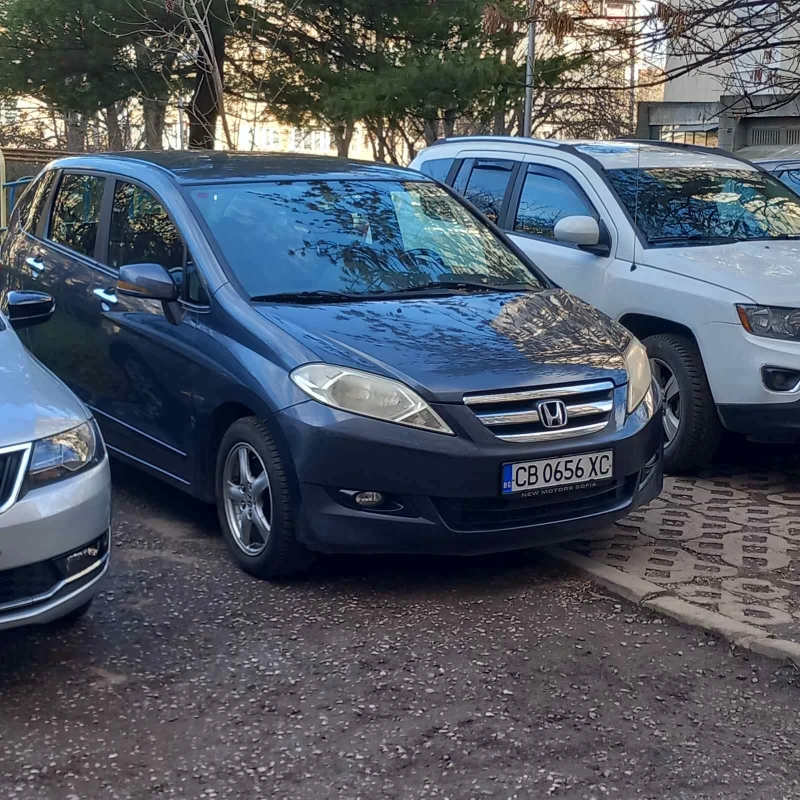 Honda Fr-v, снимка 1 - Автомобили и джипове - 49022126