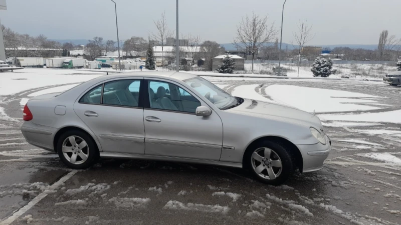 Mercedes-Benz E 200 2.0 АВАНГАРД, снимка 14 - Автомобили и джипове - 49193700