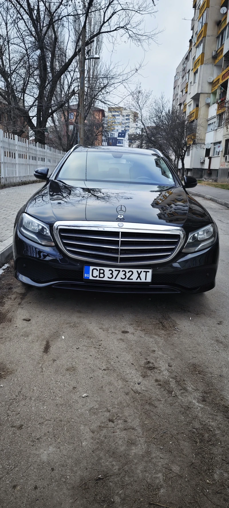 Mercedes-Benz E 220 9G | Подгрев | Камера | Нави | Active Park Assist, снимка 1 - Автомобили и джипове - 49580378