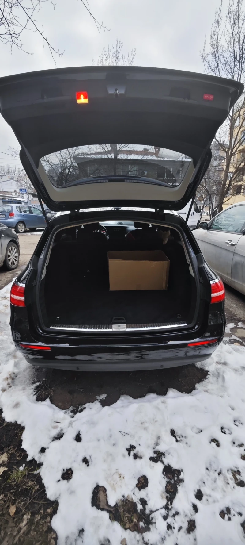 Mercedes-Benz E 220 9G | Подгрев | Камера | Нави, снимка 5 - Автомобили и джипове - 49289952