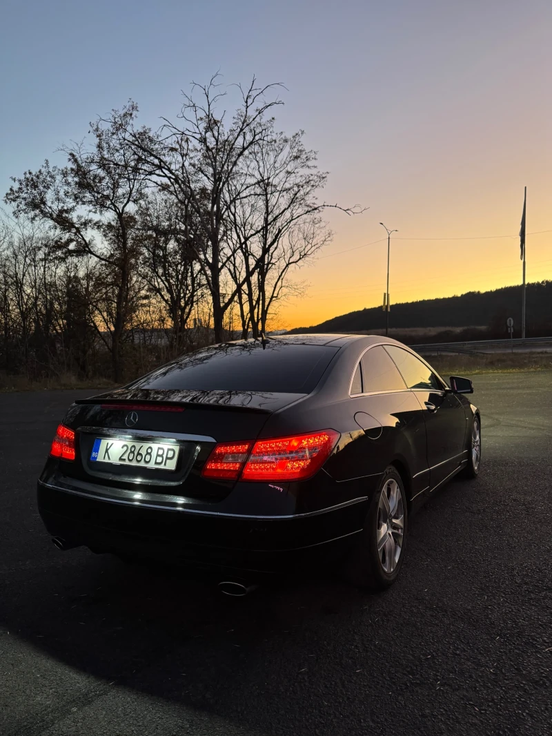 Mercedes-Benz E 350 * Пано* Обдухване* , снимка 17 - Автомобили и джипове - 52270337