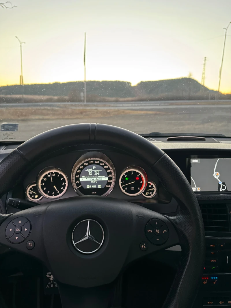 Mercedes-Benz E 350 * Пано* Обдухване* , снимка 12 - Автомобили и джипове - 52270337