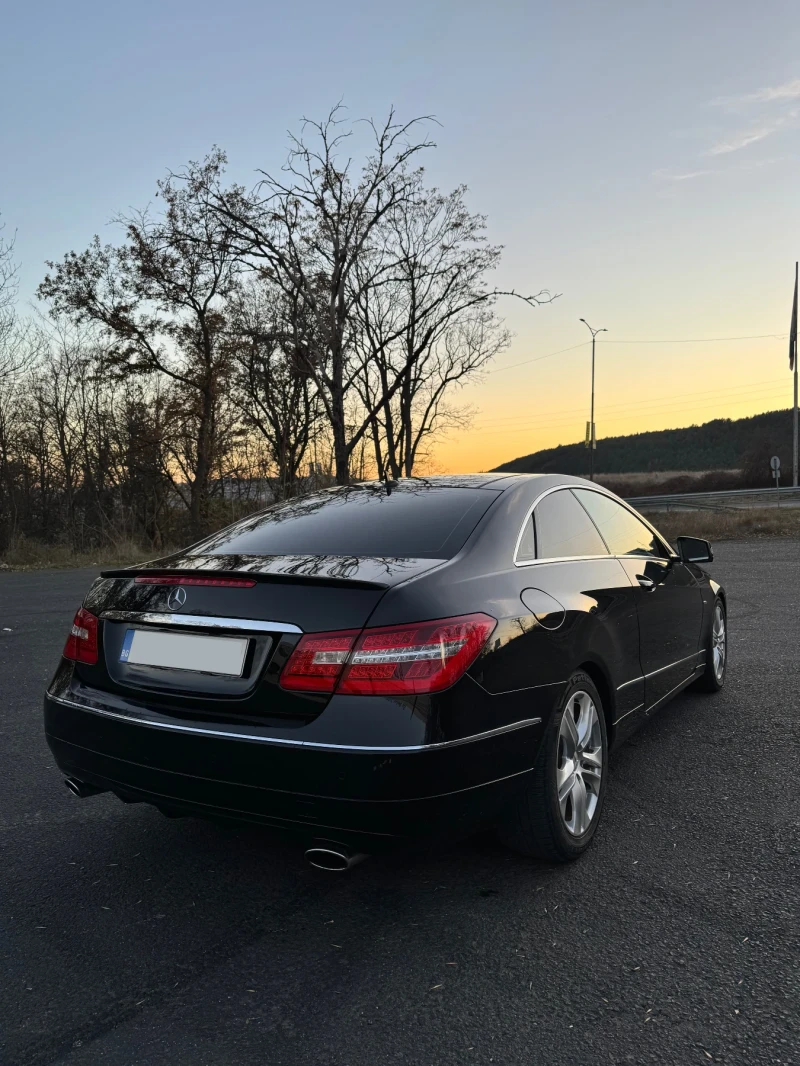 Mercedes-Benz E 350 * Пано* Обдухване* , снимка 4 - Автомобили и джипове - 52270337