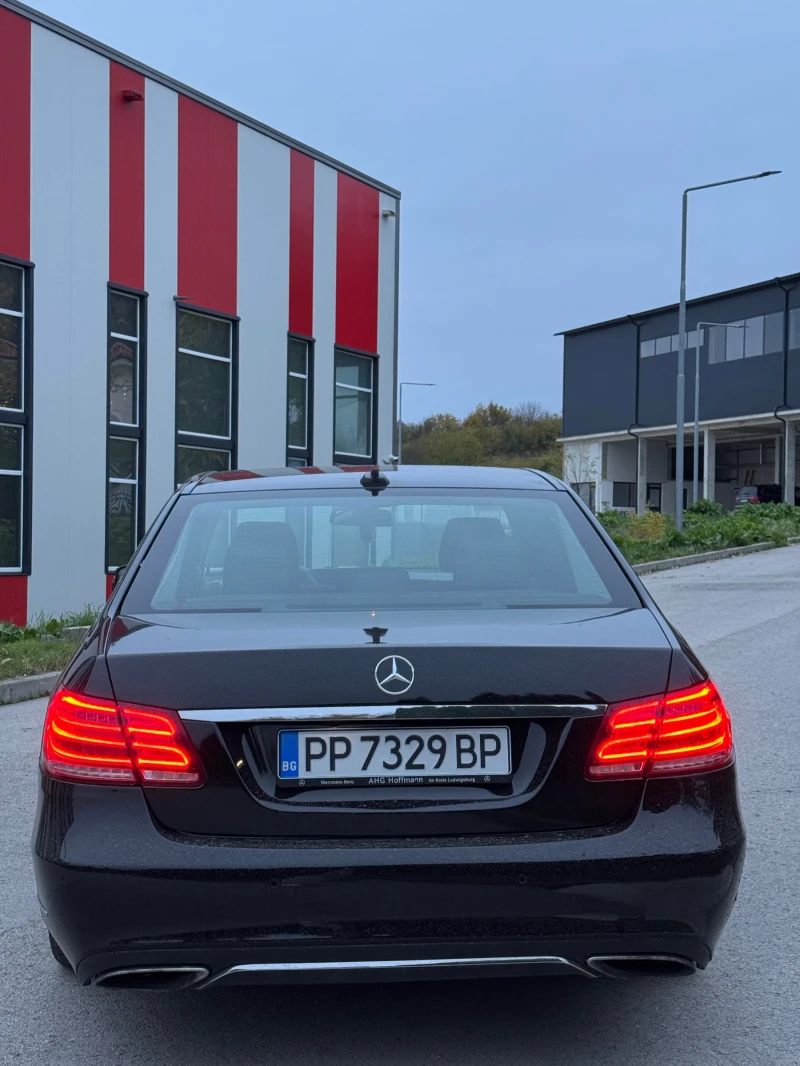 Mercedes-Benz E 220, снимка 3 - Автомобили и джипове - 52612565