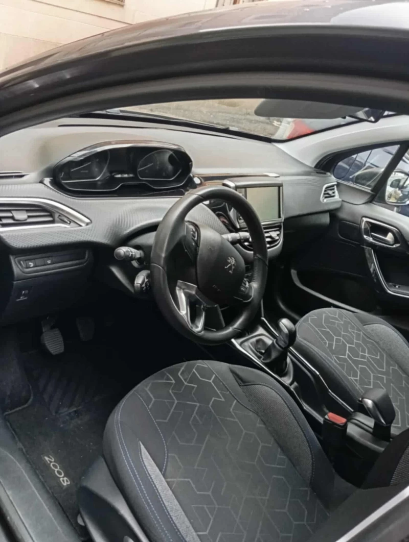 Peugeot 2008 1.5hdi, снимка 7 - Автомобили и джипове - 52684211