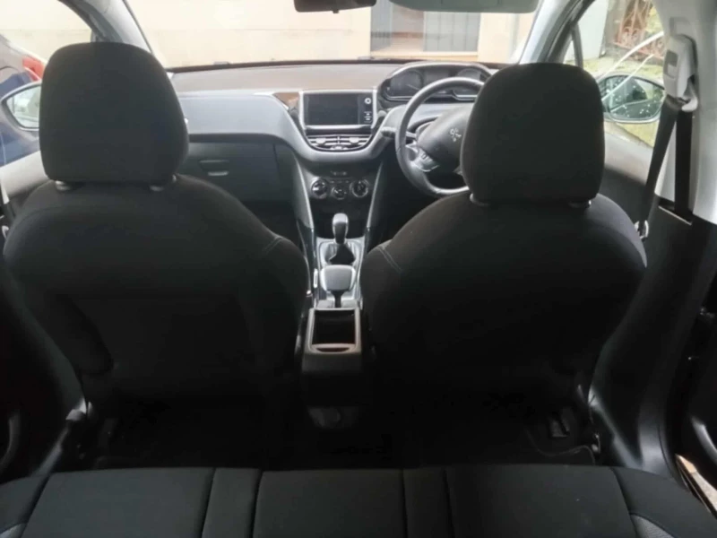 Peugeot 2008 1.5hdi, снимка 11 - Автомобили и джипове - 52684211