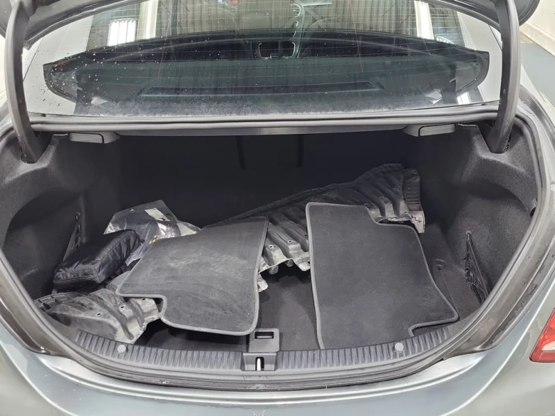 Mercedes-Benz C 300 * CARFAX * БЕЗ ПЪРВОНАЧАЛНА ВНОСКА, снимка 17 - Автомобили и джипове - 53157702