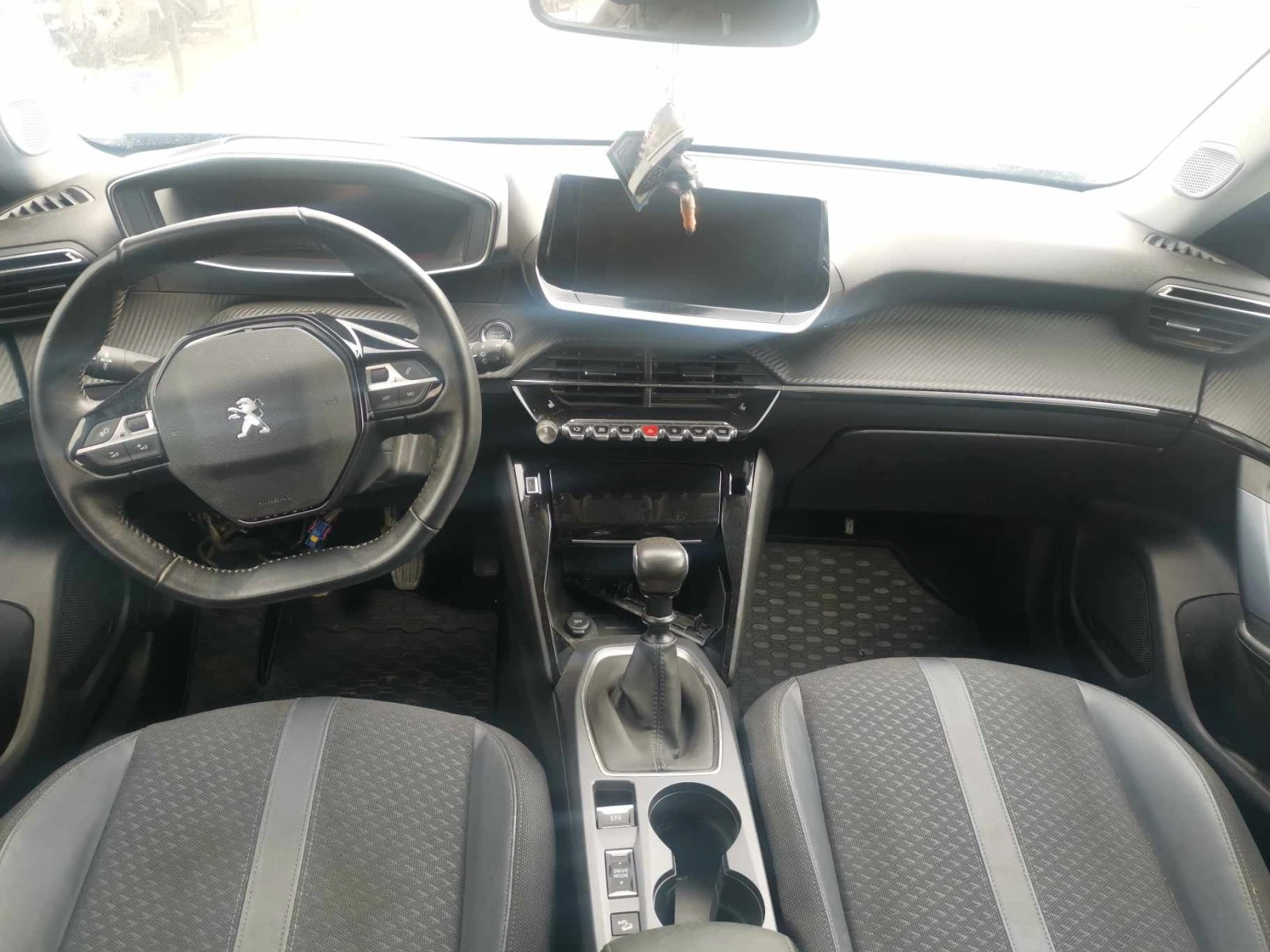 Peugeot 2008 1.2 i  | Mobile.bg — изображение 16