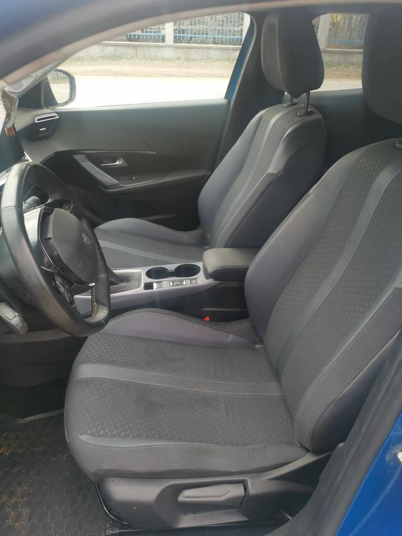 Peugeot 2008 1.2 i  | Mobile.bg — изображение 17