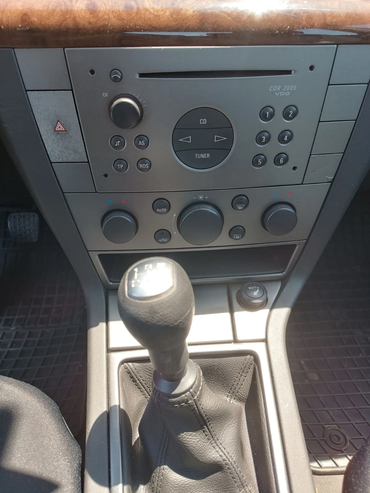 Opel Vectra 2.2 - изображение 7