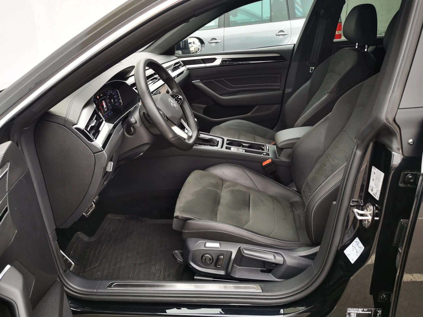VW Arteon R-Line 2.0 TDI SCR 4MOT DSG | Mobile.bg � ����������� 5