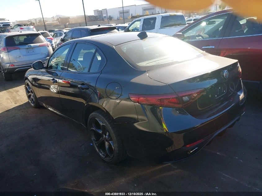 Alfa Romeo Giulia 2l Ti Sport Rwd - изображение 3