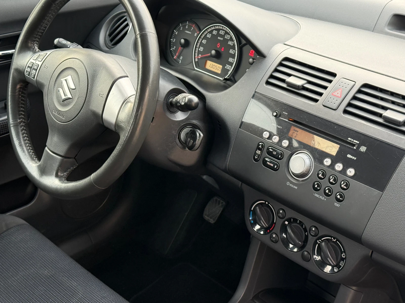 Suzuki Swift 1.3i 90k.c. 4x4 130���.��. | Mobile.bg � ����������� 13