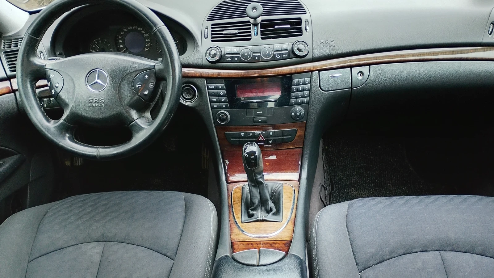 Mercedes-Benz E 220 2.2 CDI Ръчка , снимка 7 - Автомобили и джипове - 53822960