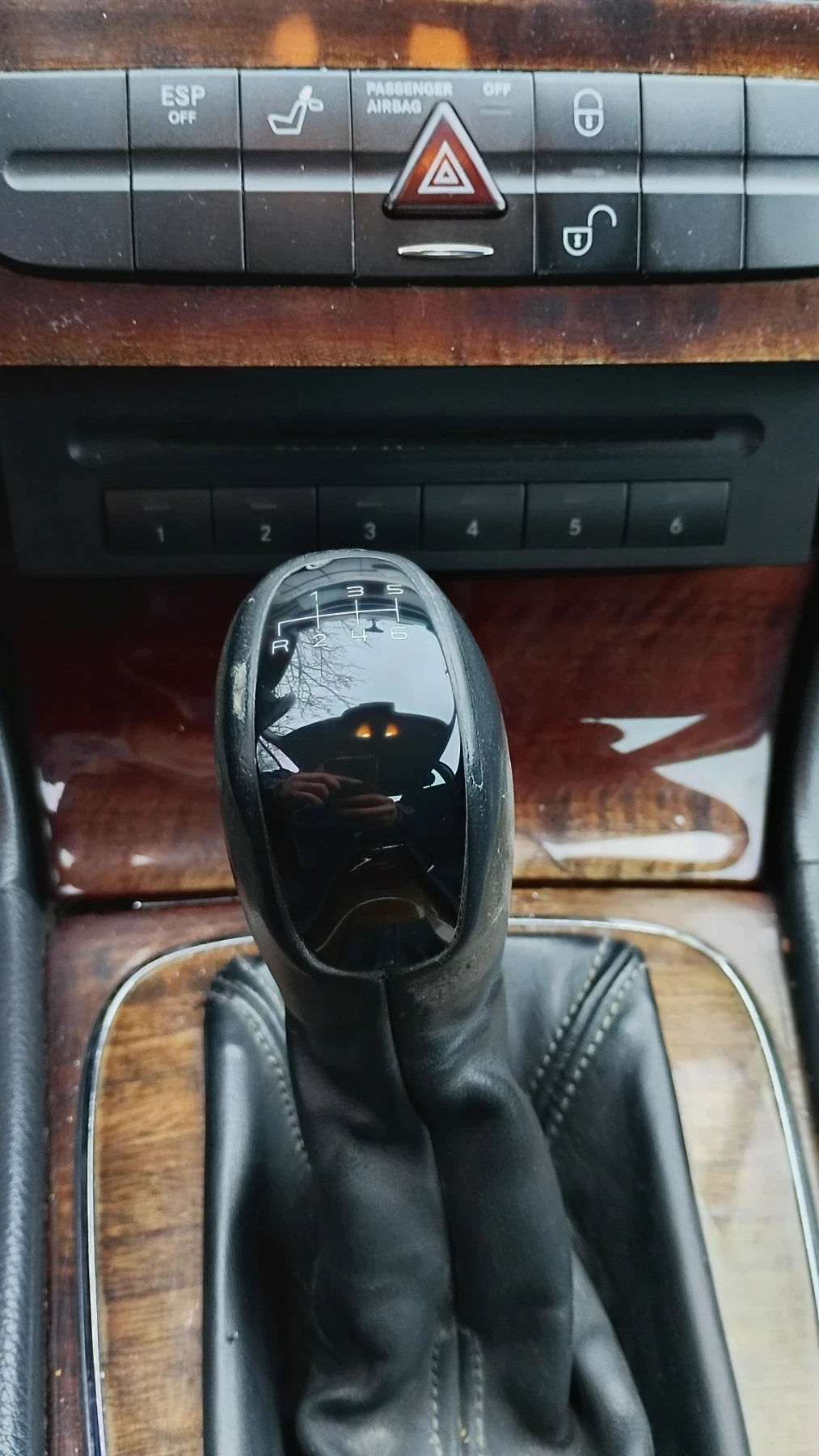 Mercedes-Benz E 220 2.2 CDI Ръчка , снимка 9 - Автомобили и джипове - 53822960