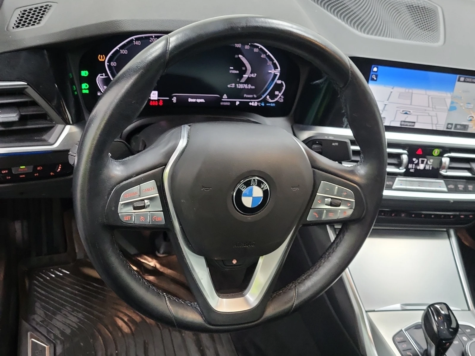 BMW 330 * 12876KM * HEAD UP * PANO * БЕЗ ИНЦИДЕНТИ * , снимка 9 - Автомобили и джипове - 53919022