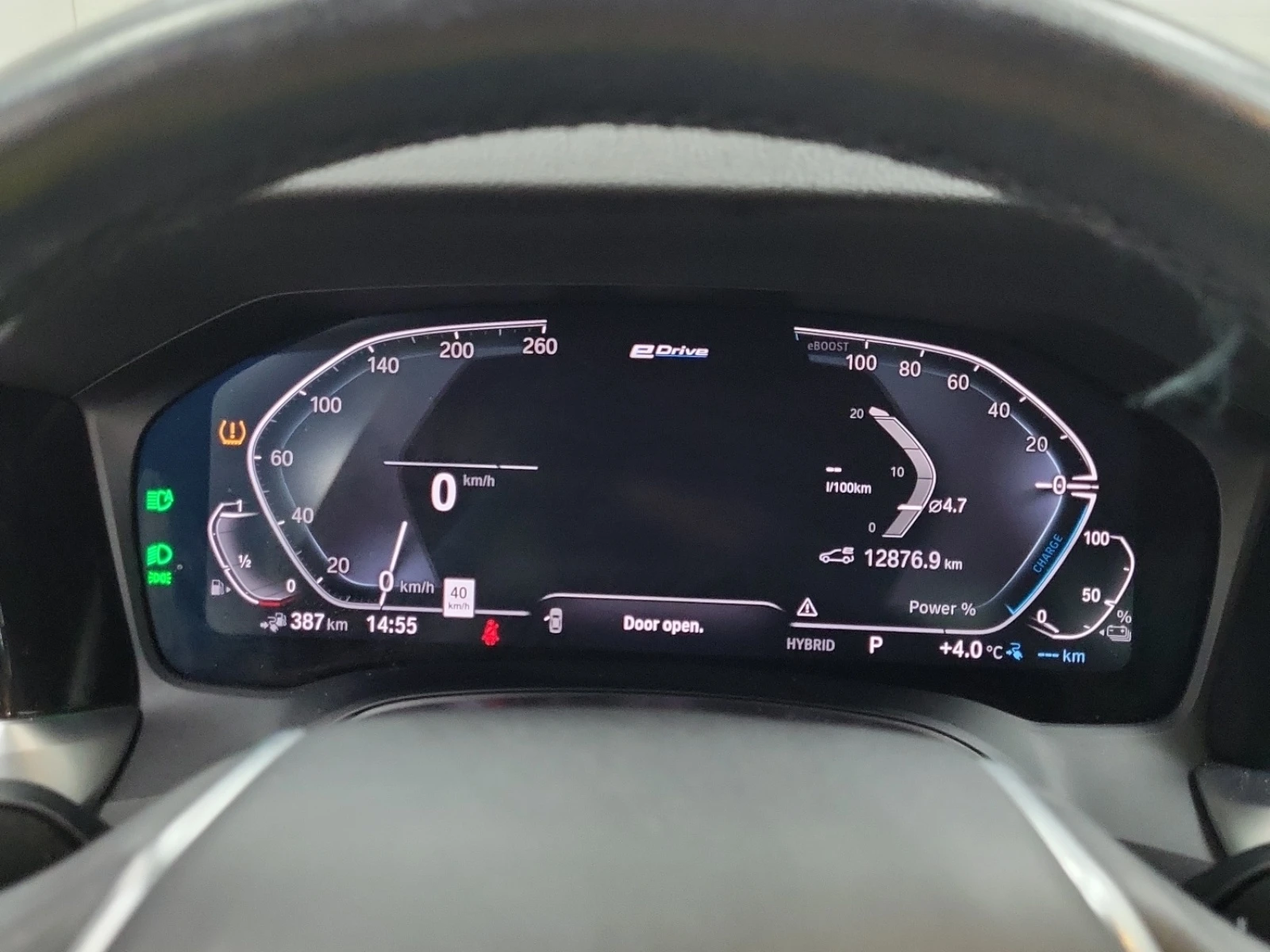 BMW 330 * 12876KM * HEAD UP * PANO * БЕЗ ИНЦИДЕНТИ * , снимка 7 - Автомобили и джипове - 53919022