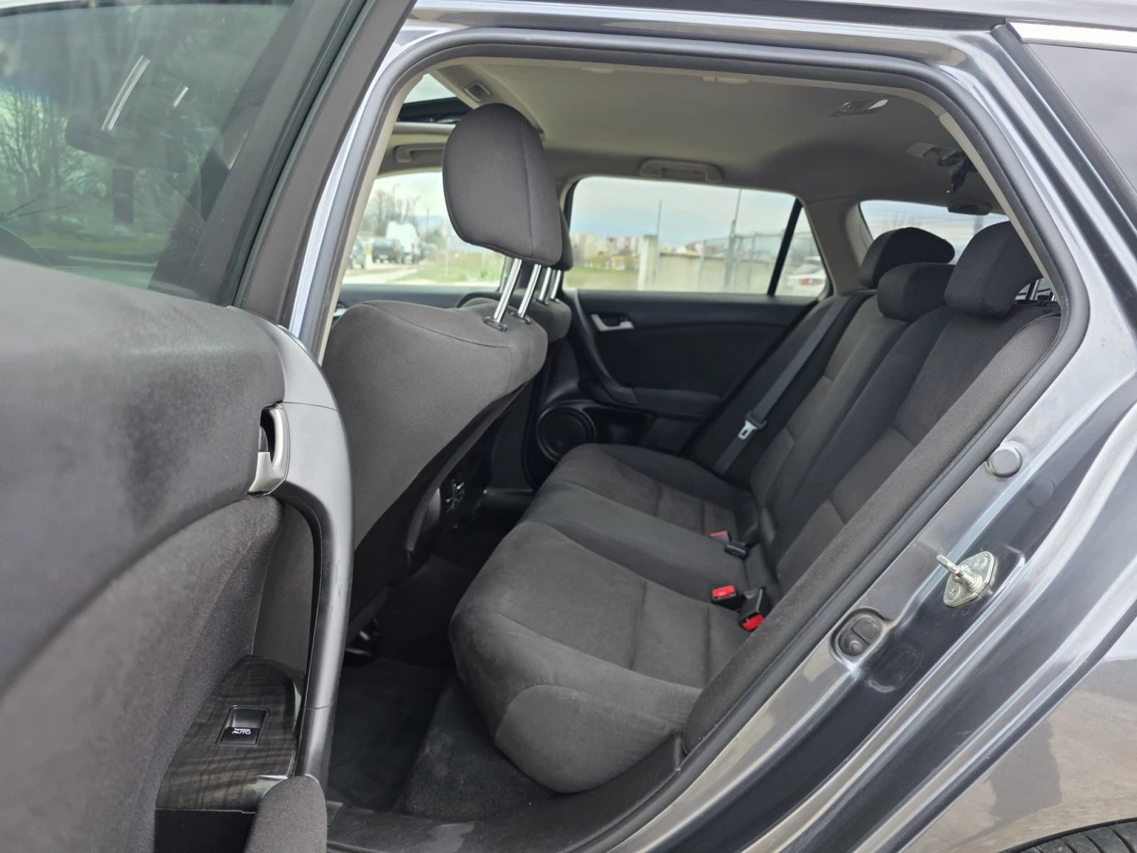 Honda Accord 2.2i-DTEC* Автомат* SWISS* , снимка 12 - Автомобили и джипове - 54044957