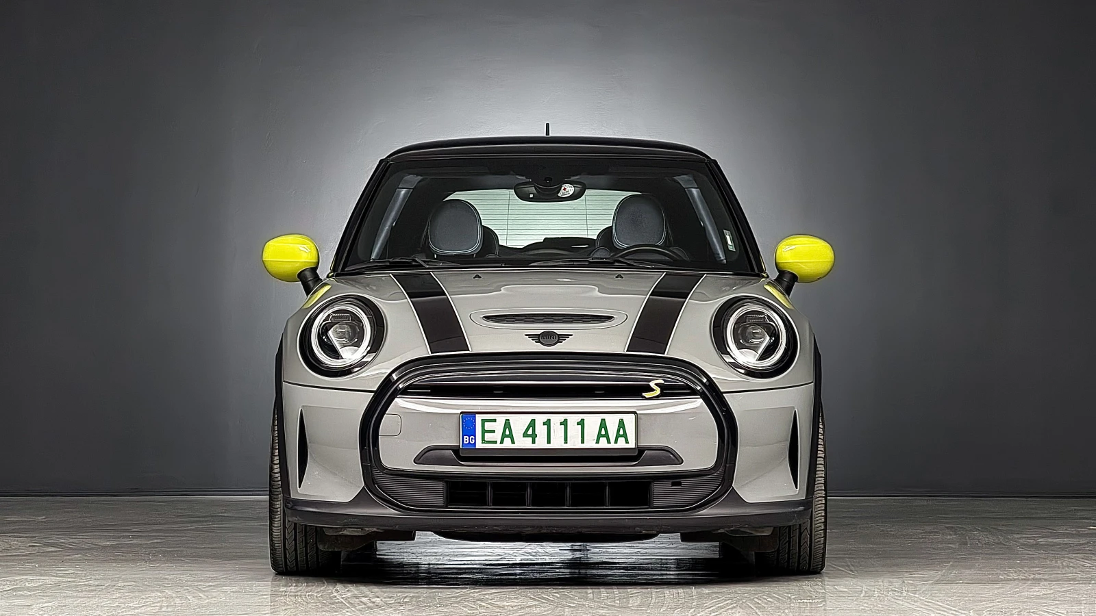 Mini Cooper SE_NAVI_CARPLAY_CAMERA_KEYLESS_HEAT PUMP