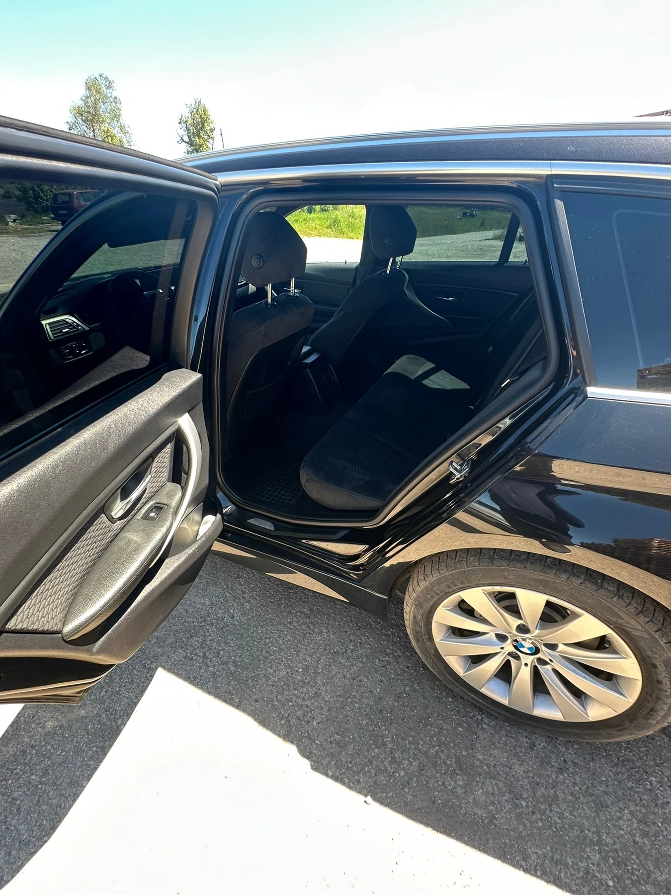 BMW 330 Xdrive, снимка 10 - Автомобили и джипове - 54550115