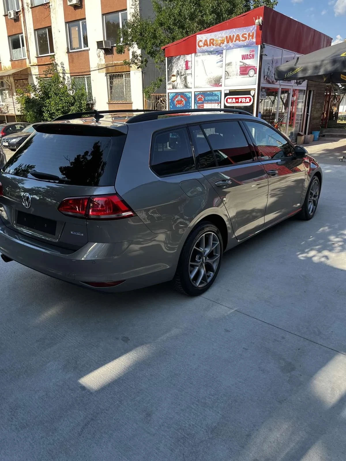 VW Golf 1.6TDI, снимка 7 - Автомобили и джипове - 55412127