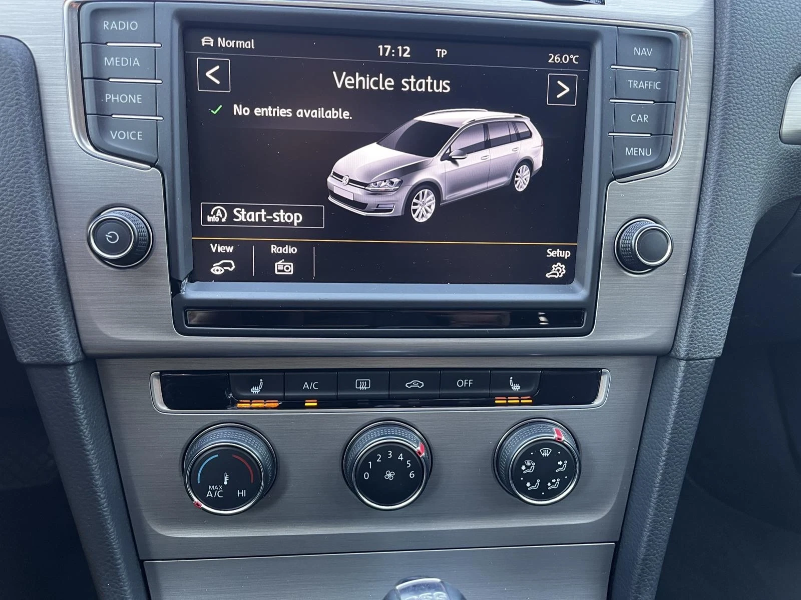 VW Golf 1.6TDI, снимка 15 - Автомобили и джипове - 55412127