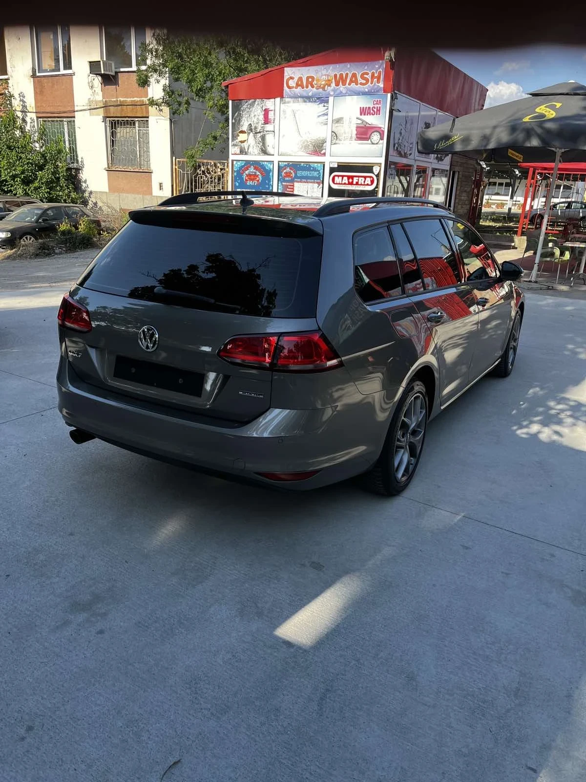 VW Golf 1.6TDI, снимка 8 - Автомобили и джипове - 55412127