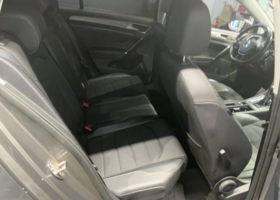 VW Golf 1.6TDI, снимка 5 - Автомобили и джипове - 54886460
