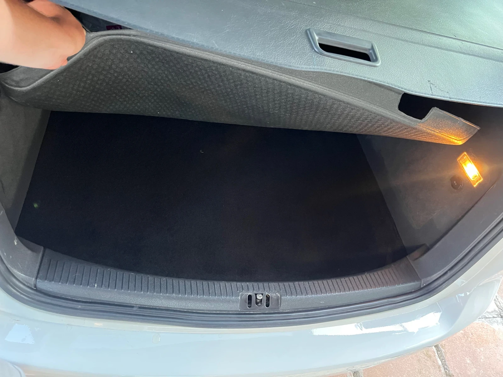 VW Touran LIFE-FullService, снимка 9 - Автомобили и джипове - 54983575