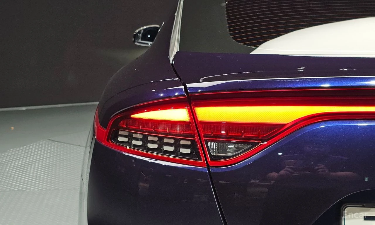 Kia Stinger * КРАЙНА ЦЕНА ДО БЪЛГАРИЯ * АВТОКРЕДИТ, снимка 8 - Автомобили и джипове - 55542239