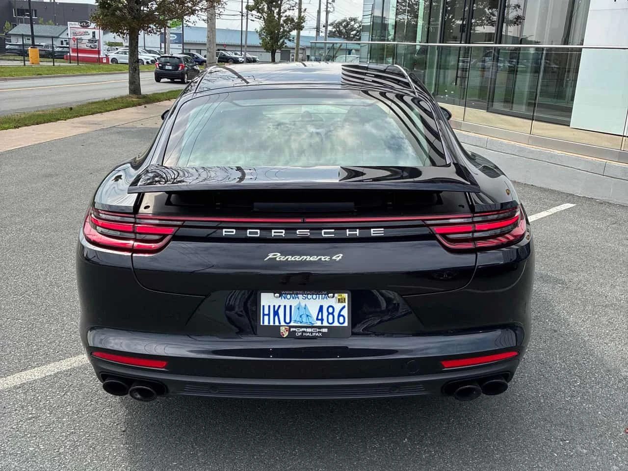Porsche Panamera * 4 * ЛИЦЕНЗИРАН ДИЛЪР * CARFAX, снимка 4 - Автомобили и джипове - 55641905