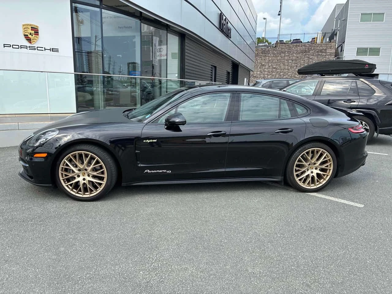 Porsche Panamera * 4 * ЛИЦЕНЗИРАН ДИЛЪР * CARFAX, снимка 2 - Автомобили и джипове - 55641905