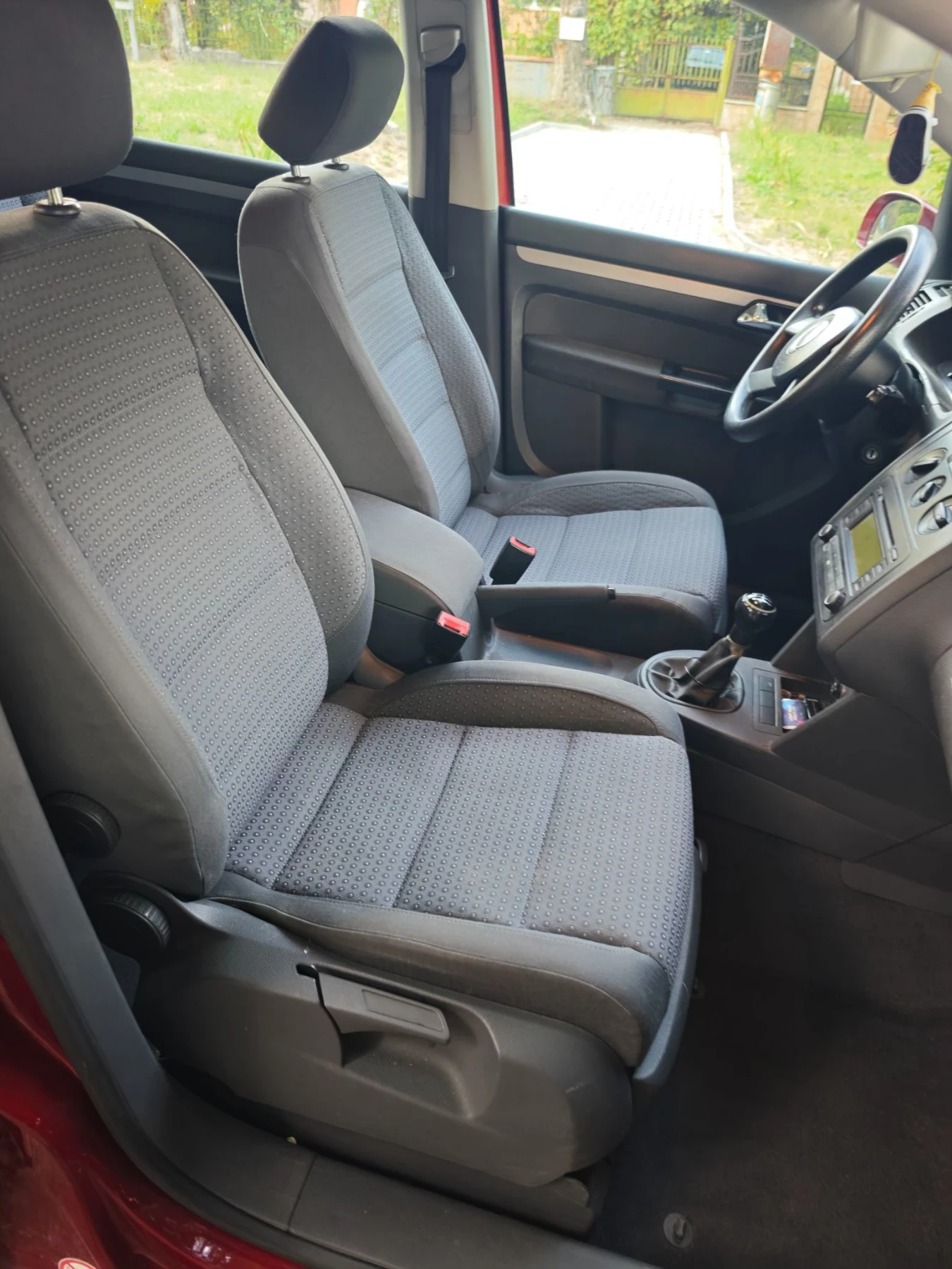 VW Touran, снимка 10 - Автомобили и джипове - 55646840