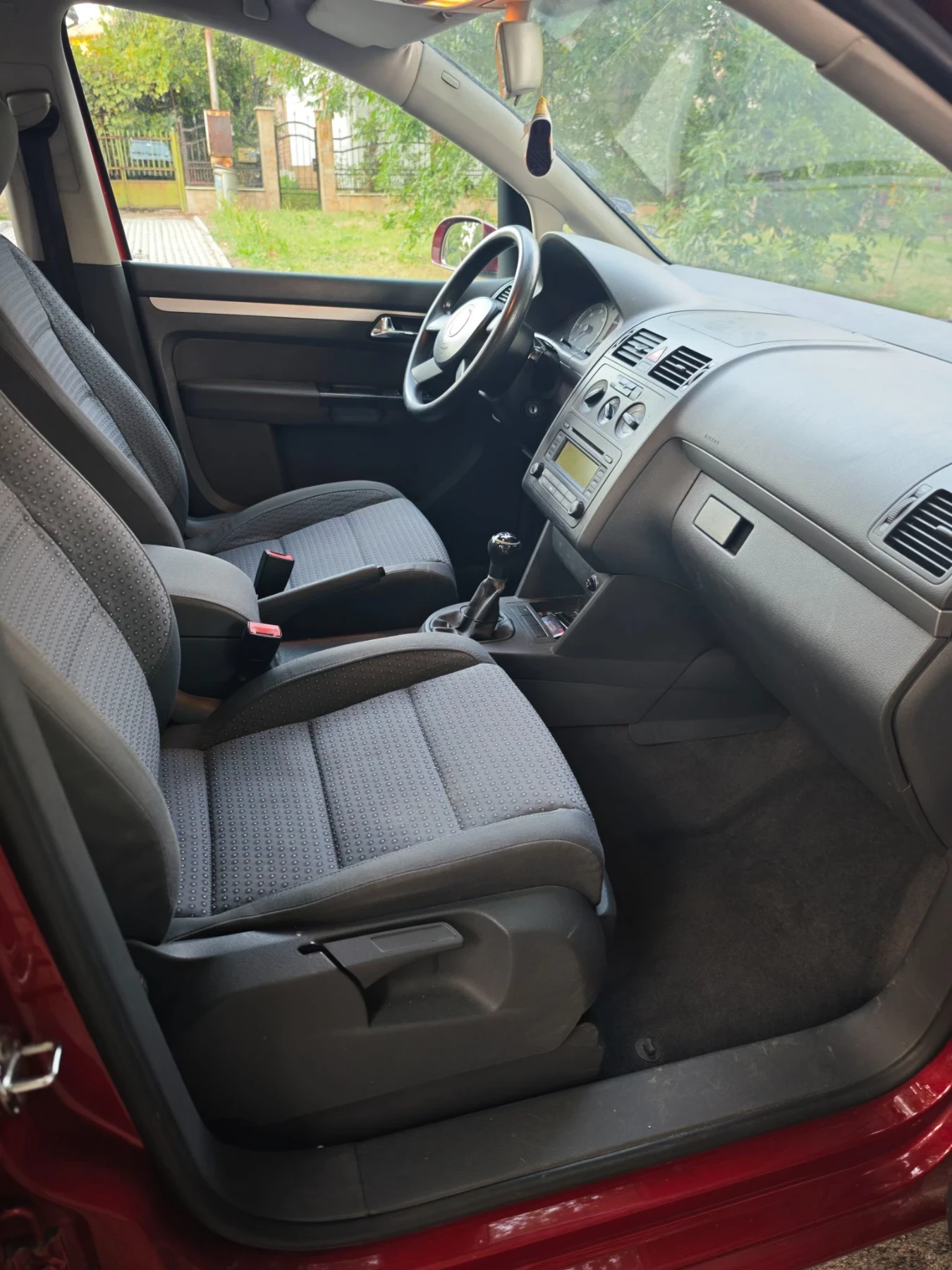 VW Touran, снимка 9 - Автомобили и джипове - 55646840