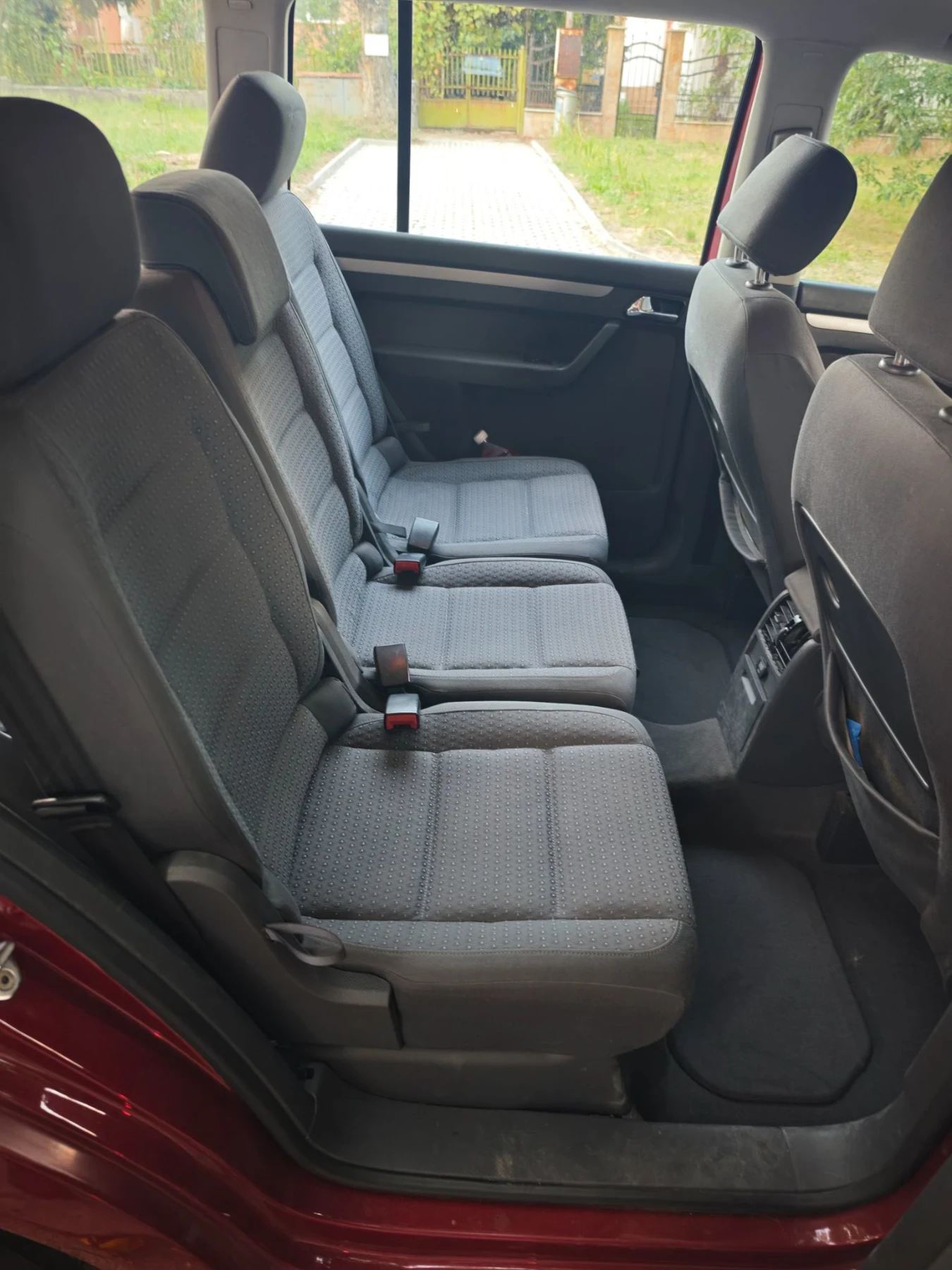 VW Touran, снимка 11 - Автомобили и джипове - 55646840