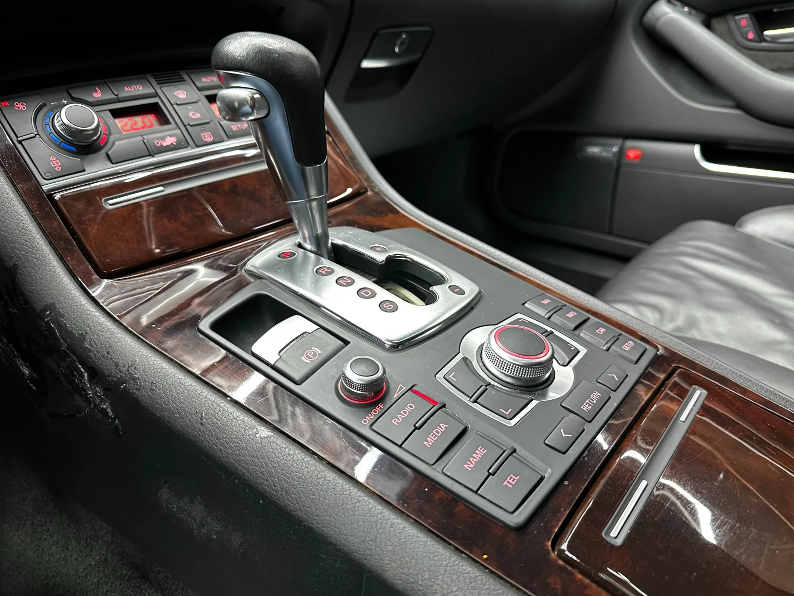 Audi A8 3.2i 260�� Quttro. 136000 ��!!!/�������� 6 ���.  | Mobile.bg � ����������� 12