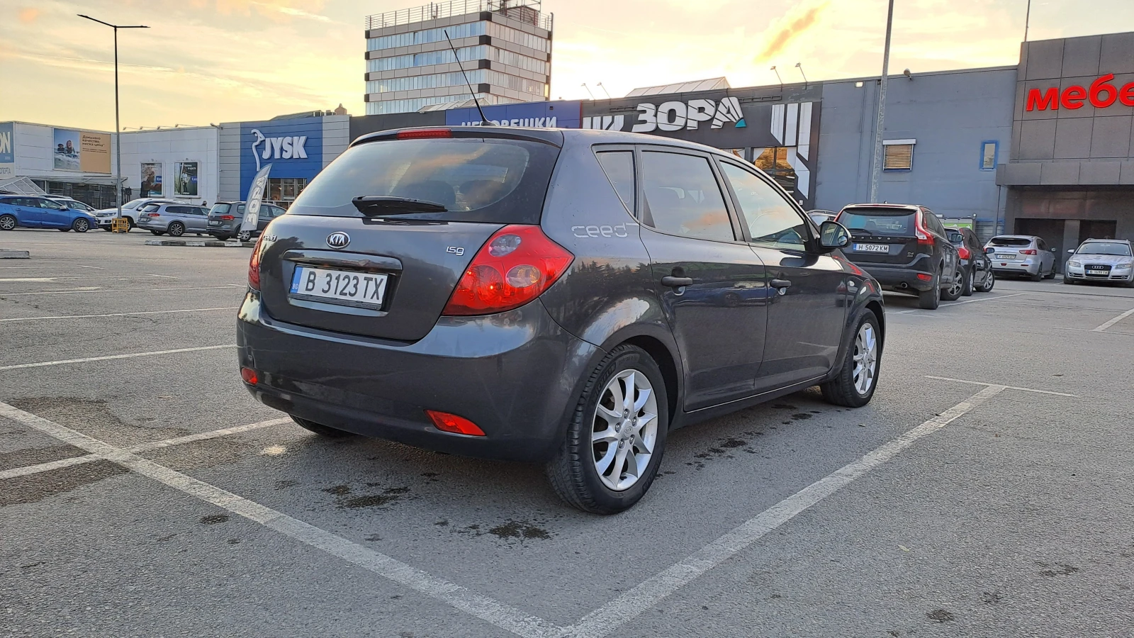 Kia Ceed 1.4 CVVT, снимка 6 - Автомобили и джипове - 56605431