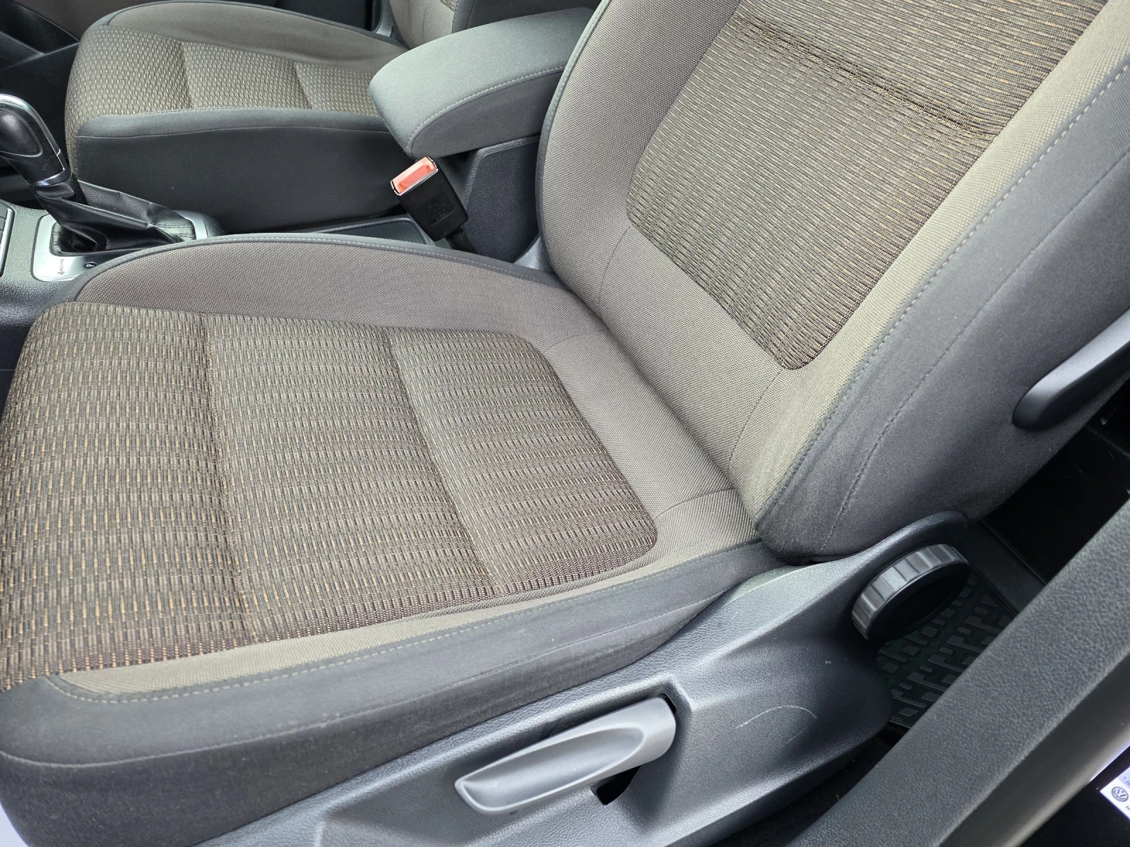 VW Tiguan 2.0tdi 140k.c. 4x4 Navi Kamera Led 160000km. - изображение 9