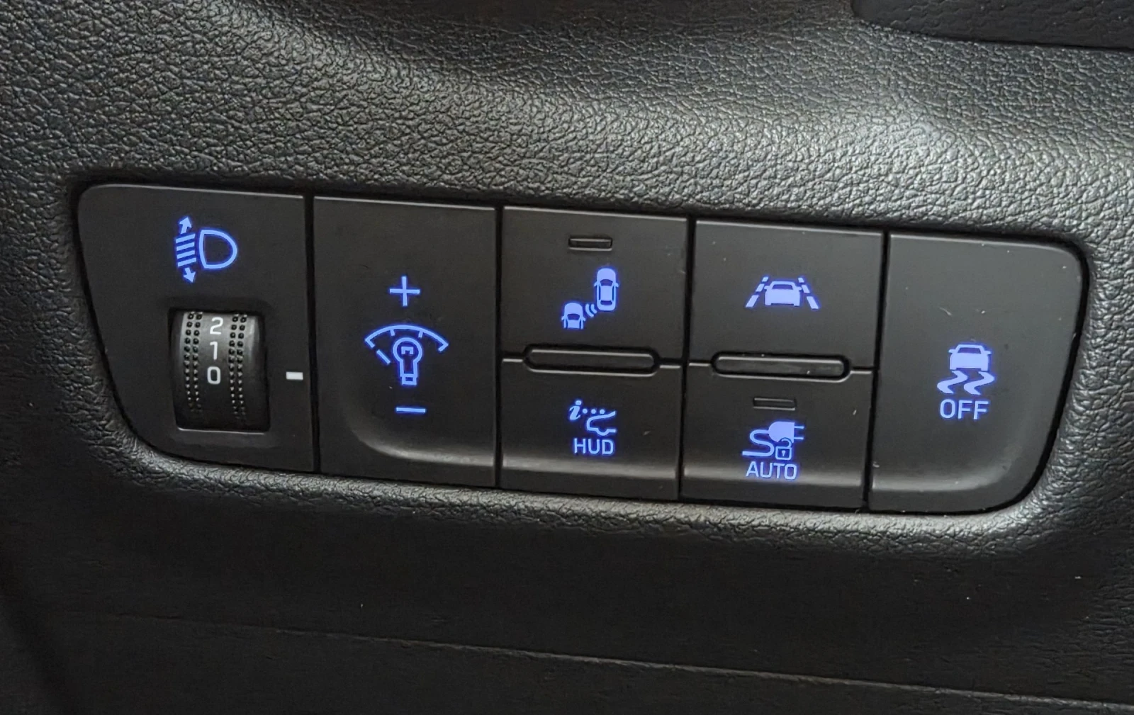 Hyundai Kona 64KWh/Premium/SOH100%Blue Link | Mobile.bg � ����������� 15